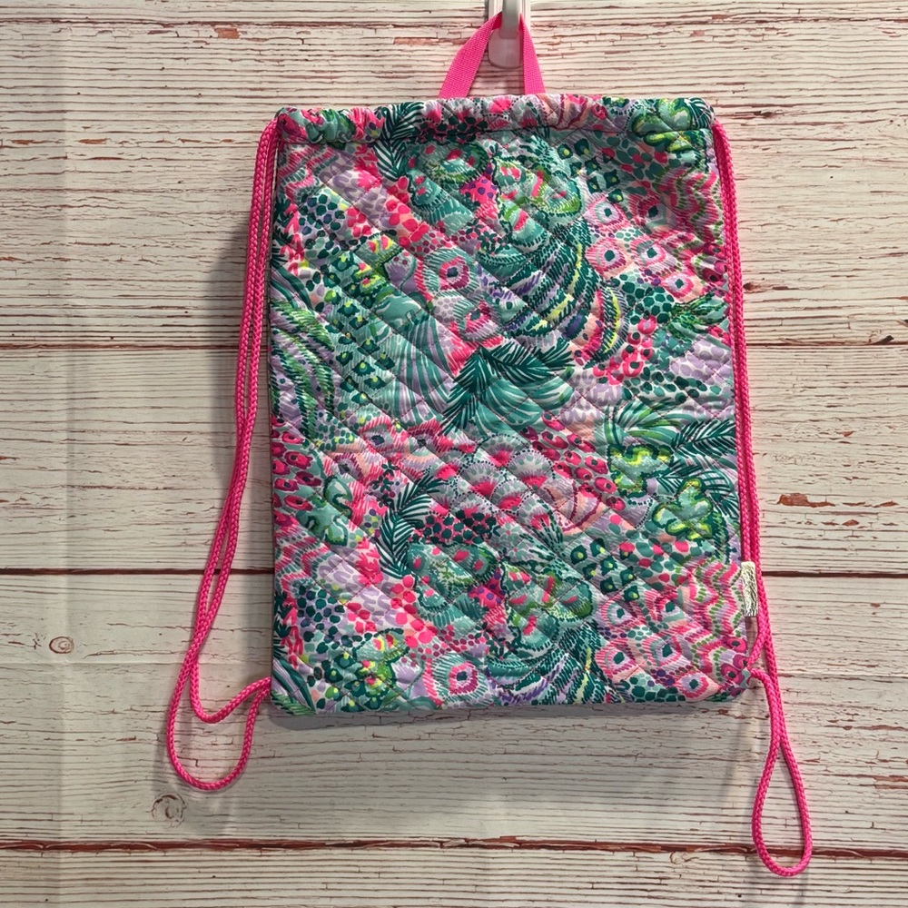 Lilly Pulitzer Quilted Drawstring Backpack in Banana Split New - Picture 6 of 10